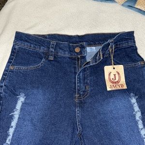 These pants did not fit very good condition,not worn at all,dark washed boot cut